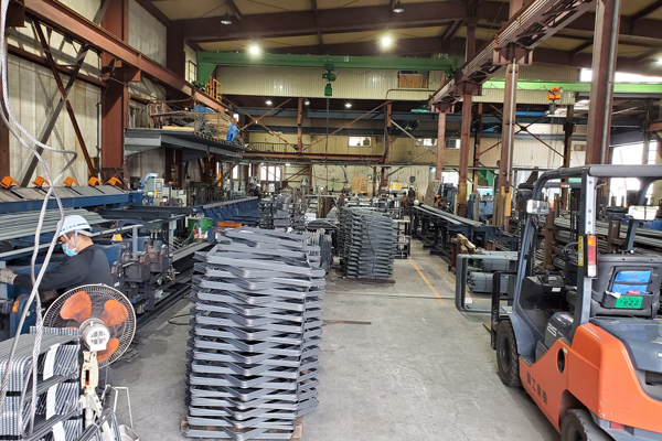 藤工業　工場内２